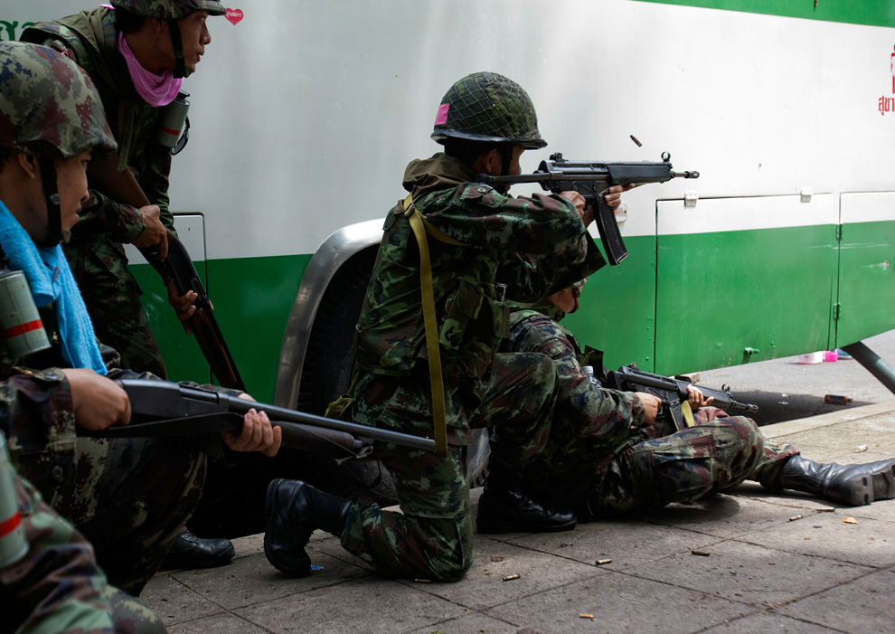 Фотография: Кровавые столкновения в Тайланде (Часть 2) №21 - BigPicture.ru