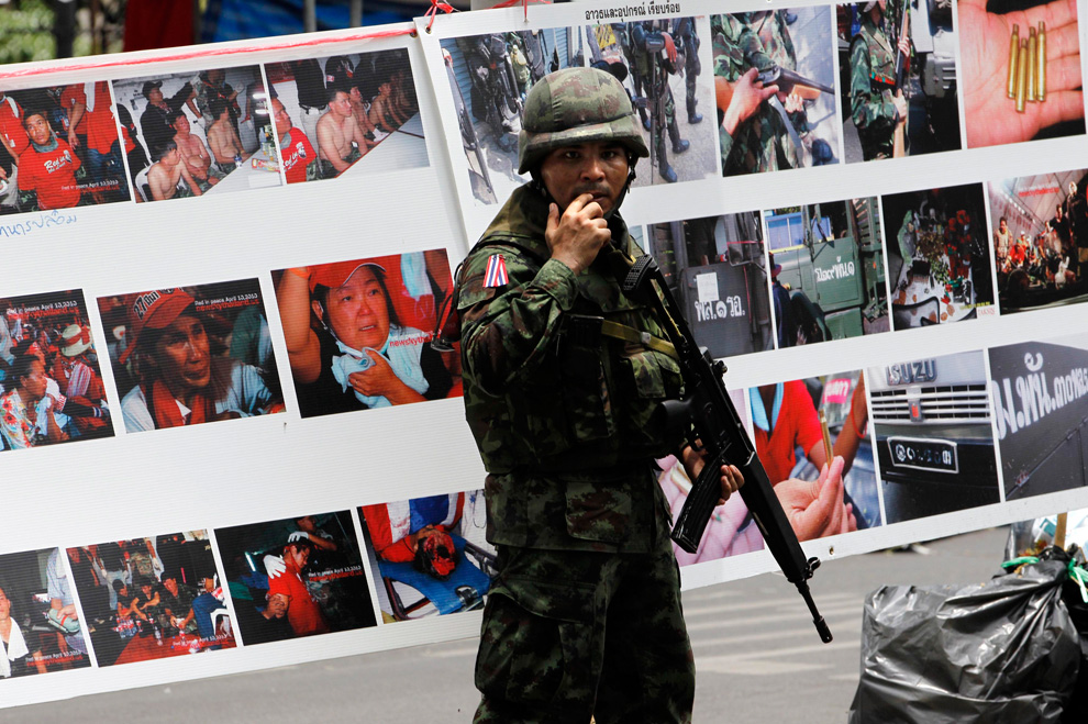 Фотография: Кровавые столкновения в Тайланде (Часть 2) №28 - BigPicture.ru