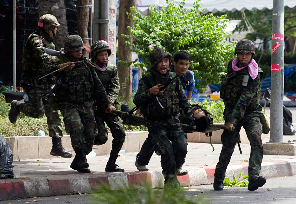 Фотография: Кровавые столкновения в Тайланде (Часть 2) №29 - BigPicture.ru