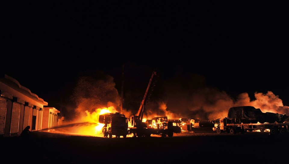 Фотография: Нападение на конвой НАТО под Исламабадом №11 - BigPicture.ru