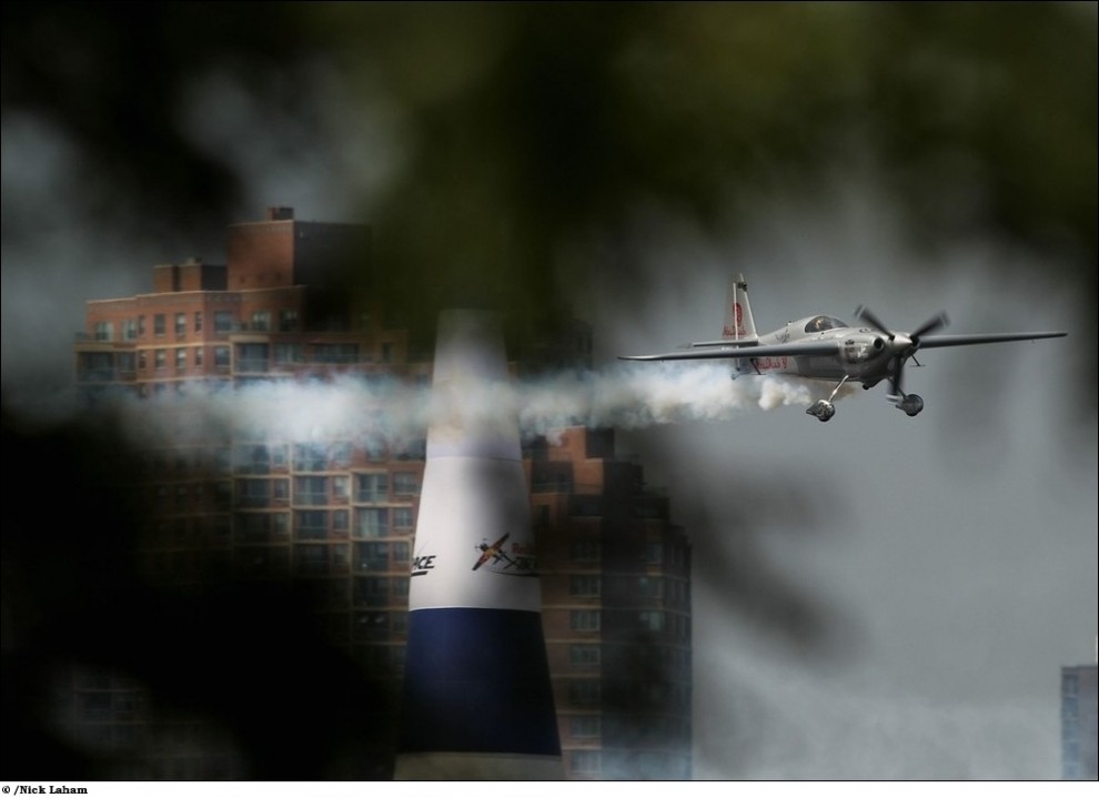 Фотография: Авиагонка “Red Bull Air Race” в Нью-Йорке №21 - BigPicture.ru