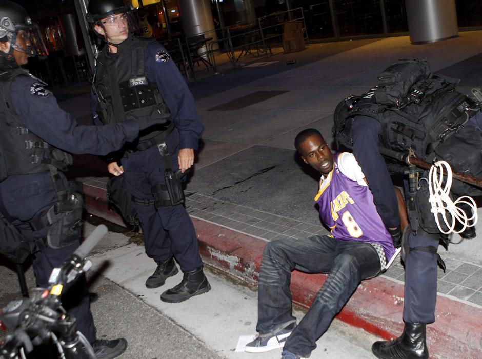 Фотография: Баскетбольные беспорядки в Лос-Анджелесе №12 - BigPicture.ru