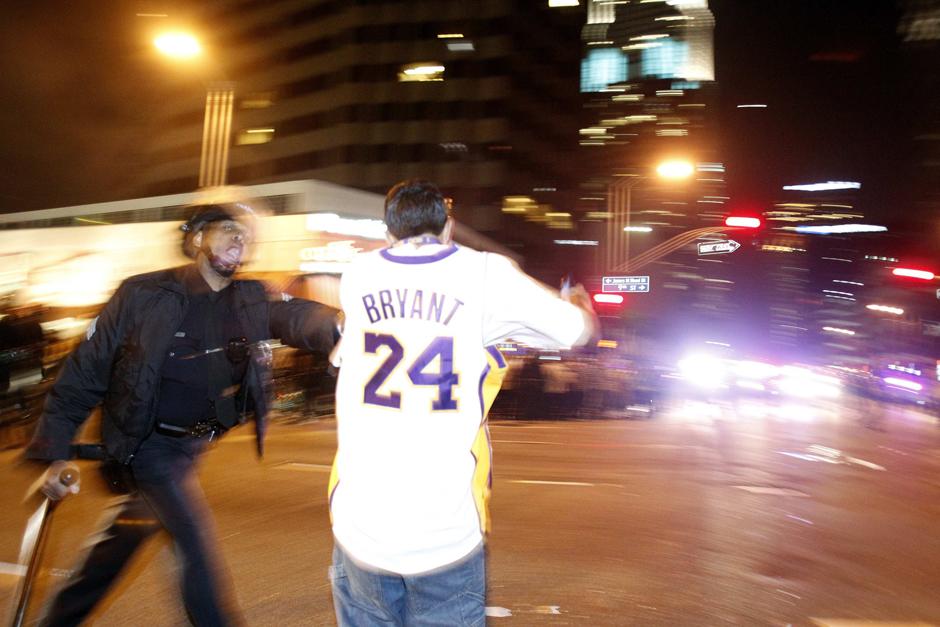 Фотография: Баскетбольные беспорядки в Лос-Анджелесе №8 - BigPicture.ru