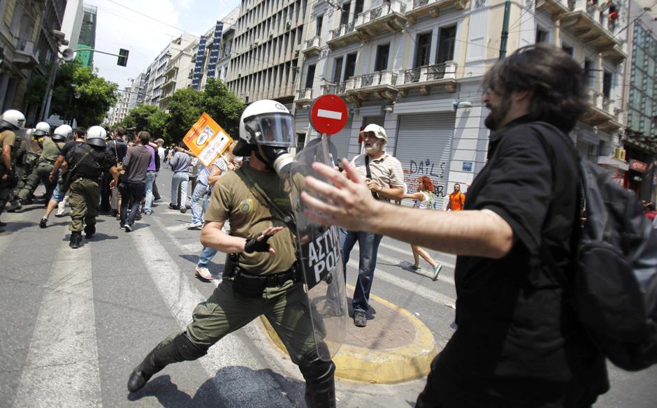 Фотография: В Греции снова массовые беспорядки №5 - BigPicture.ru