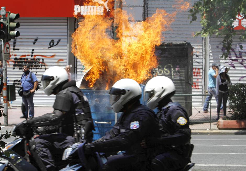 Фотография: В Греции снова массовые беспорядки №3 - BigPicture.ru