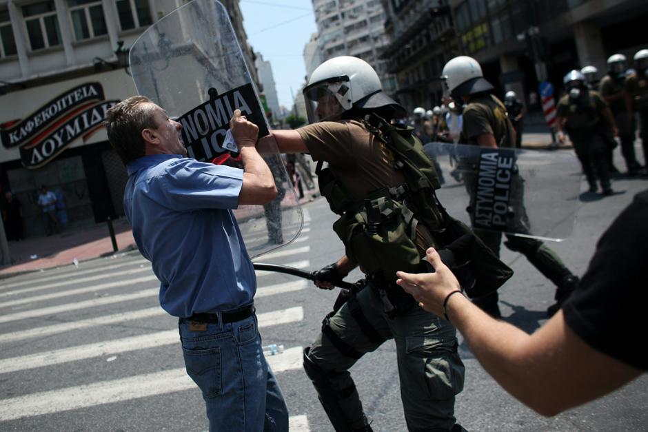Фотография: В Греции снова массовые беспорядки №2 - BigPicture.ru