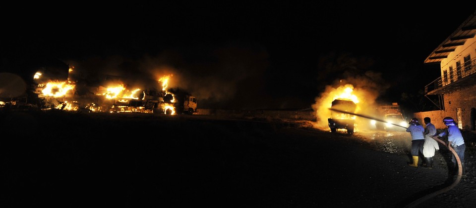 Фотография: Нападение на конвой НАТО под Исламабадом №9 - BigPicture.ru