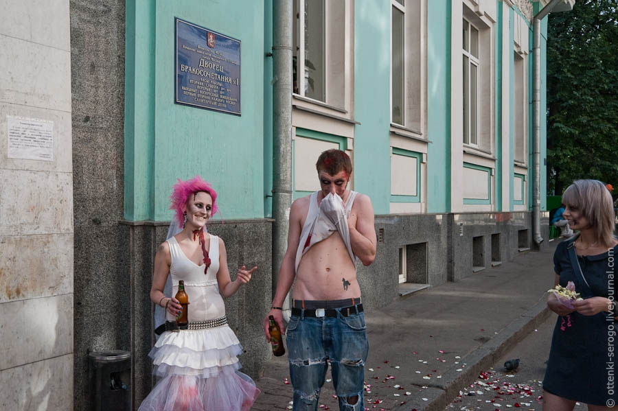 Фотография: Торжественное зомбосочетание в Грибоедовском ЗАГСе №20 - BigPicture.ru