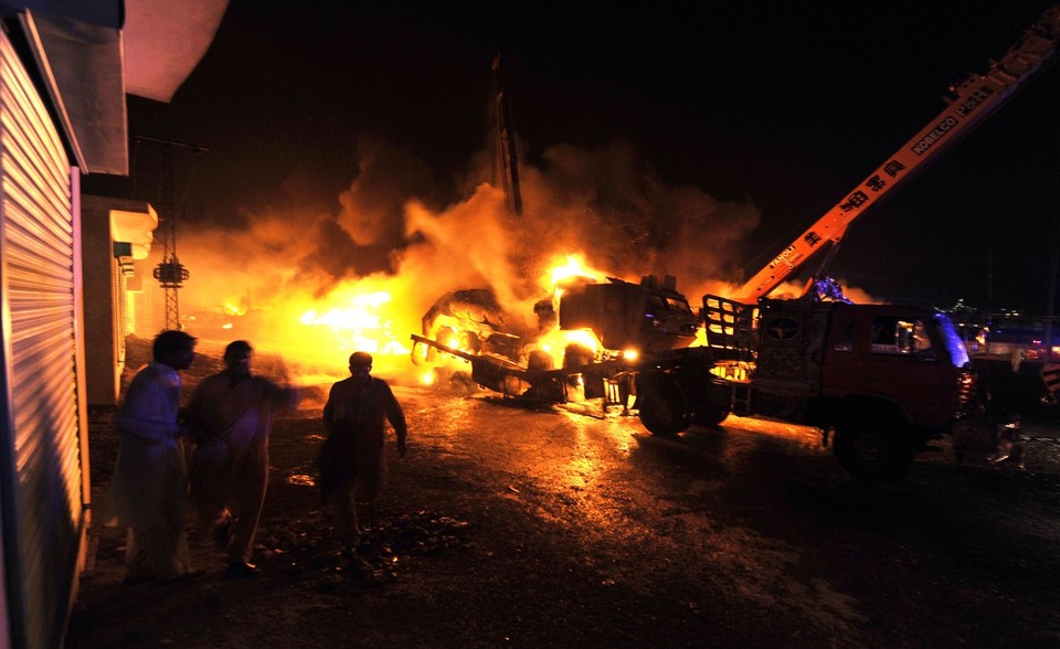Фотография: Нападение на конвой НАТО под Исламабадом №3 - BigPicture.ru