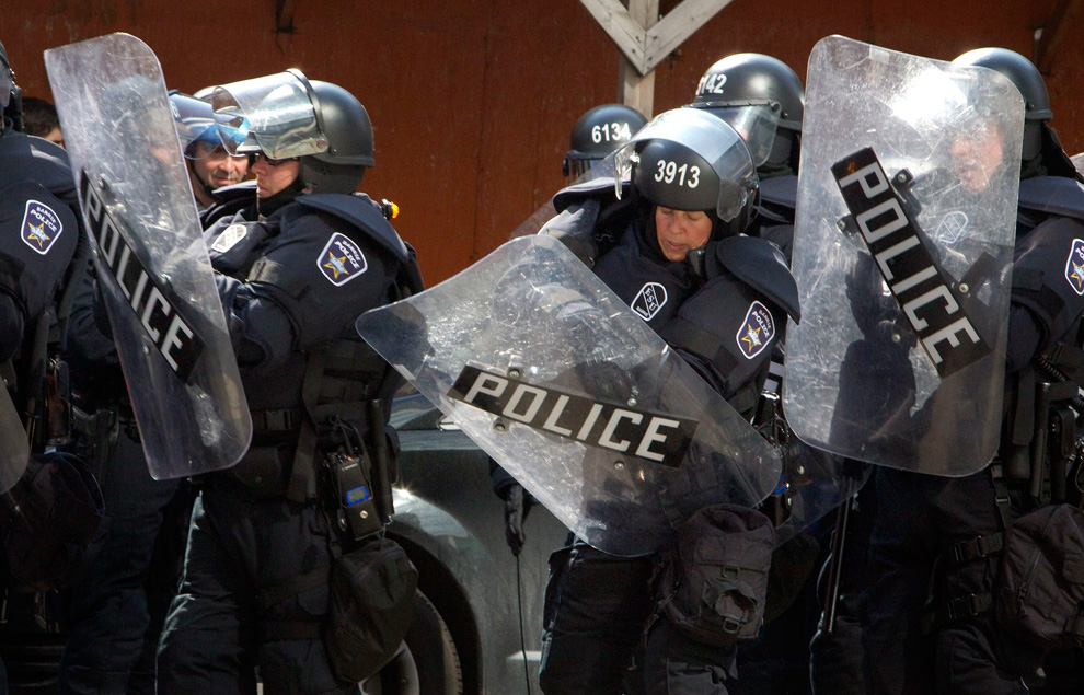 Фотография: Беспорядки во время саммита G20 в Торонто №12 - BigPicture.ru