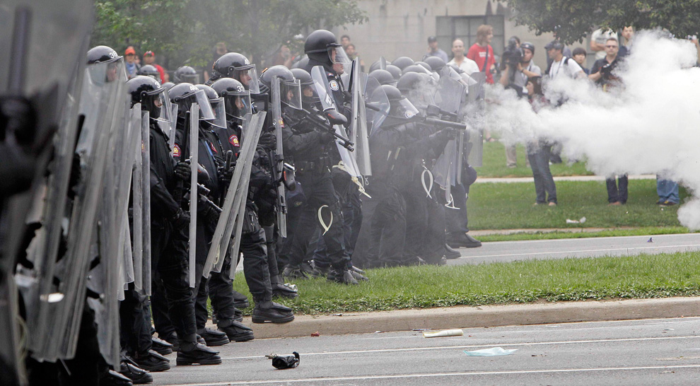 Фотография: Беспорядки во время саммита G20 в Торонто №29 - BigPicture.ru