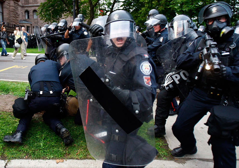 Фотография: Беспорядки во время саммита G20 в Торонто №30 - BigPicture.ru