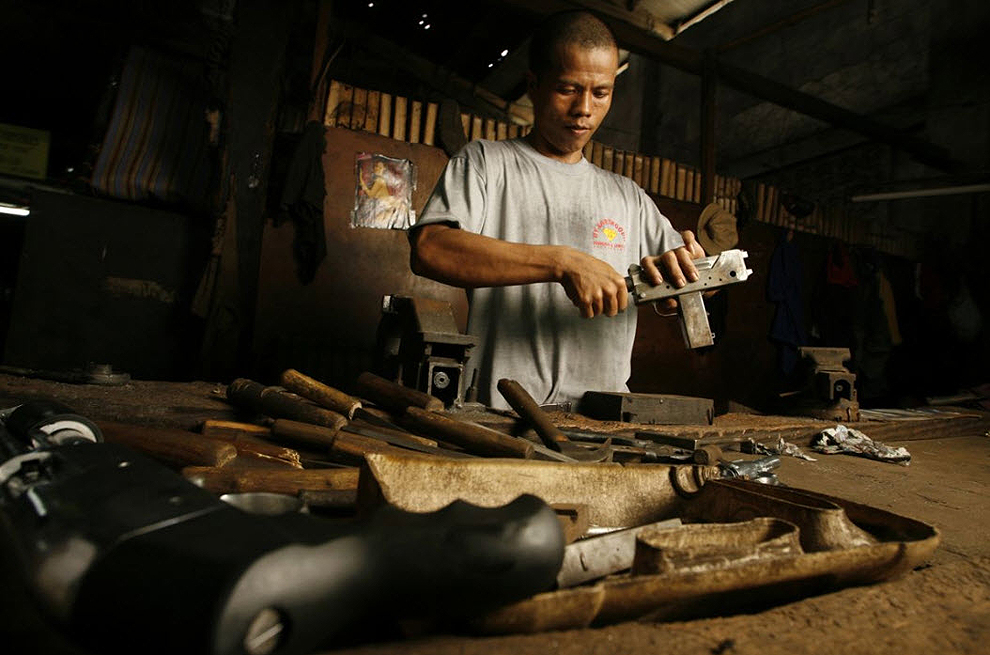 Фотография: Кустарное производство оружия на Филиппинах №8 - BigPicture.ru