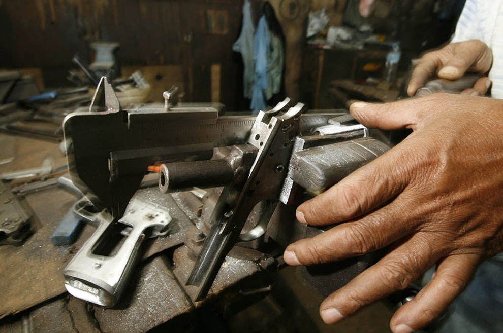 Фотография: Кустарное производство оружия на Филиппинах №12 - BigPicture.ru