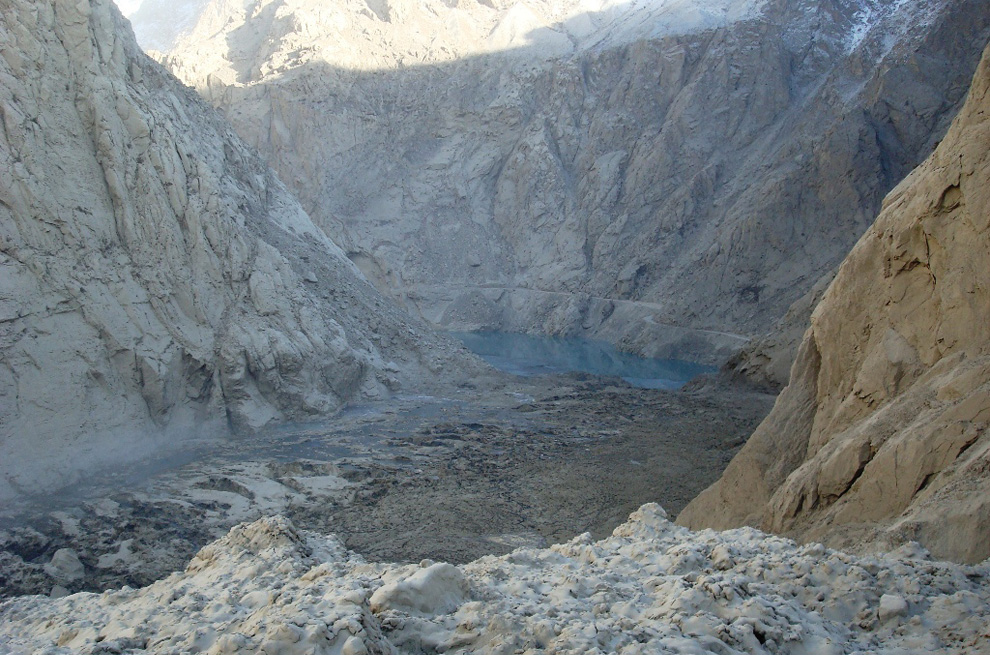 Фотография: Оползневое озеро в Пакистане №4 - BigPicture.ru