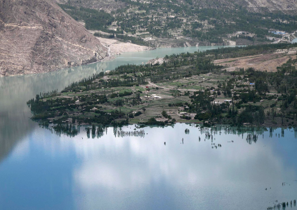 Фотография: Оползневое озеро в Пакистане №27 - BigPicture.ru