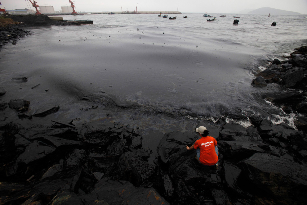 Фотография: Утечка нефти в Китае №11 - BigPicture.ru