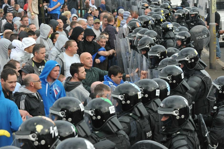 Фотография: Протесты в Северной Ирландии №17 - BigPicture.ru