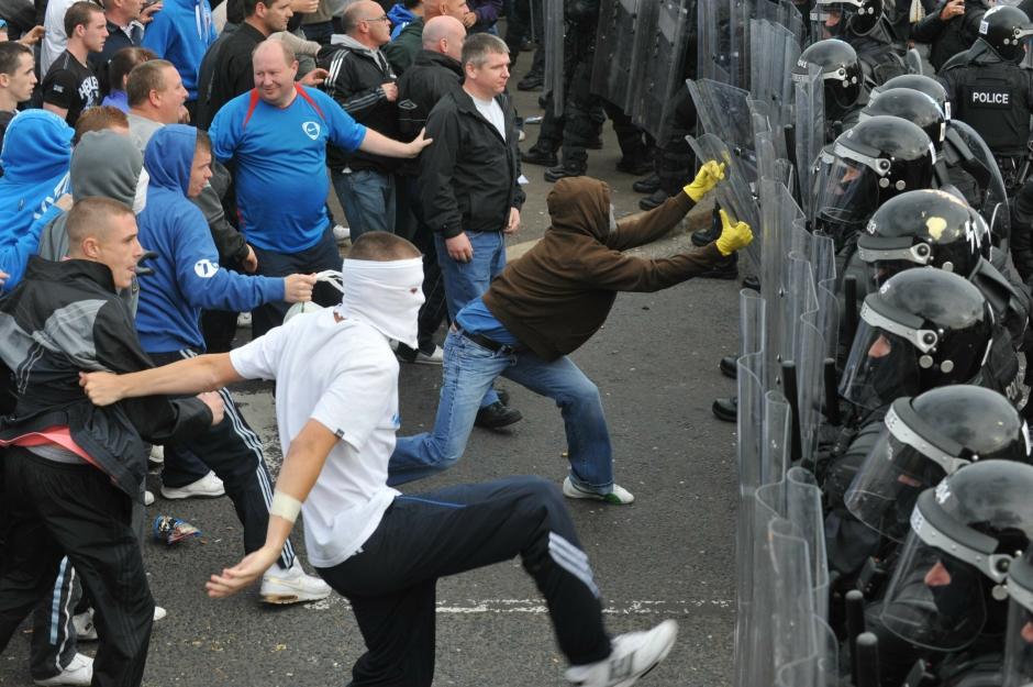 Фотография: Протесты в Северной Ирландии №18 - BigPicture.ru