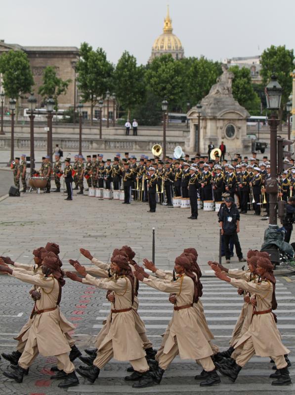Фотография: Праздник Дня взятия Бастилии в Париже №25 - BigPicture.ru