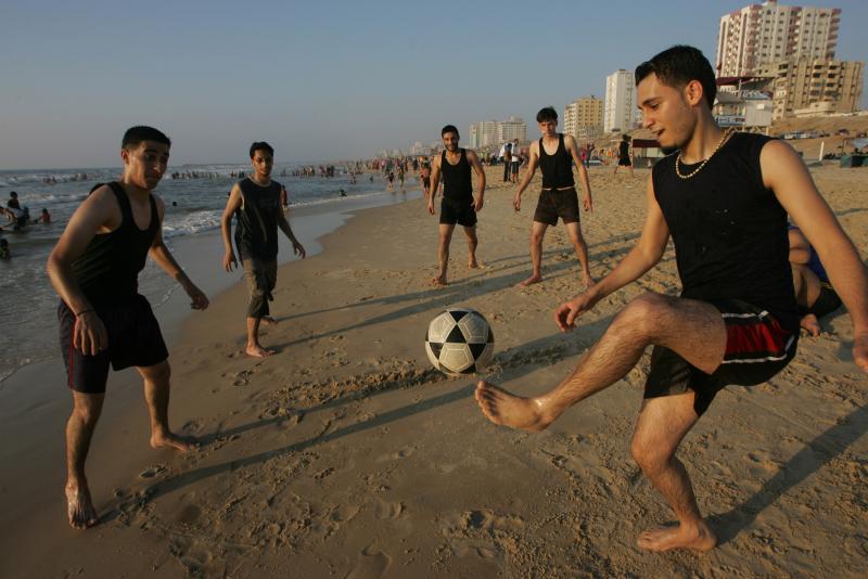 Фотография: Палестинцы на пляже в Секторе Газа №7 - BigPicture.ru