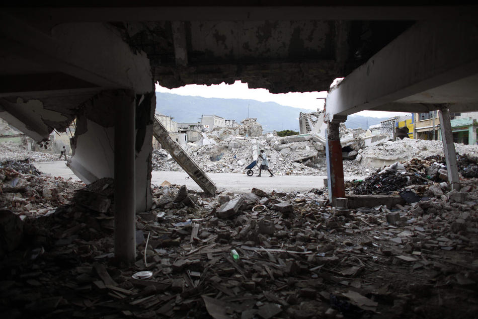 Фотография: Гаити через полгода после землетрясения №10 - BigPicture.ru