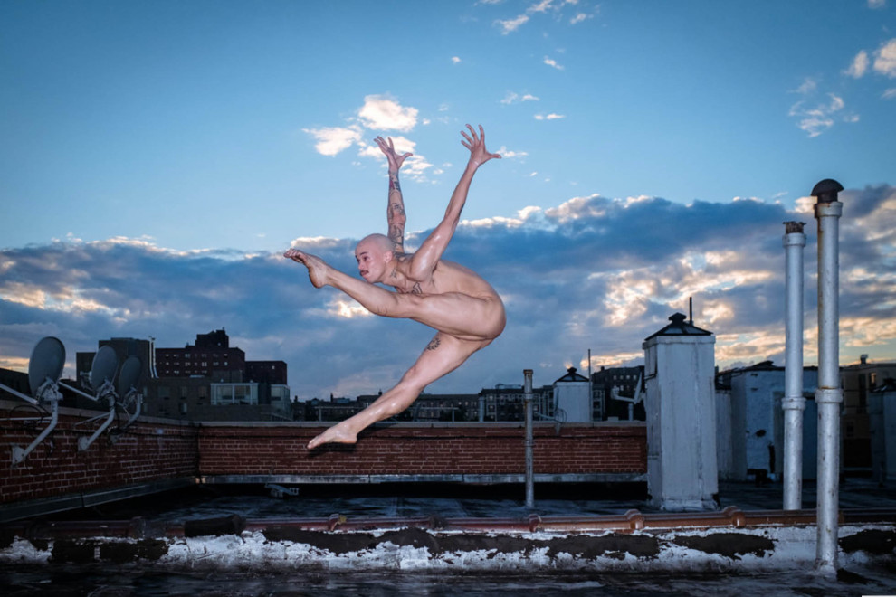 Фотография: Голая правда: 11 артистов рассказывают, почему согласились танцевать обнаженными на крышах Нью-Йорка №7 - BigPicture.ru