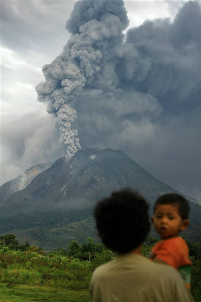 Фотография: Извержение вулкана Синабунг (Часть 1) №2 - BigPicture.ru