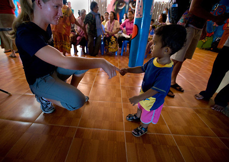 Фотография: Миссионеры из США в бордельном районе Камбоджи №8 - BigPicture.ru