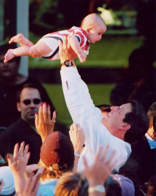 Фотография: Политики любят детей №6 - BigPicture.ru