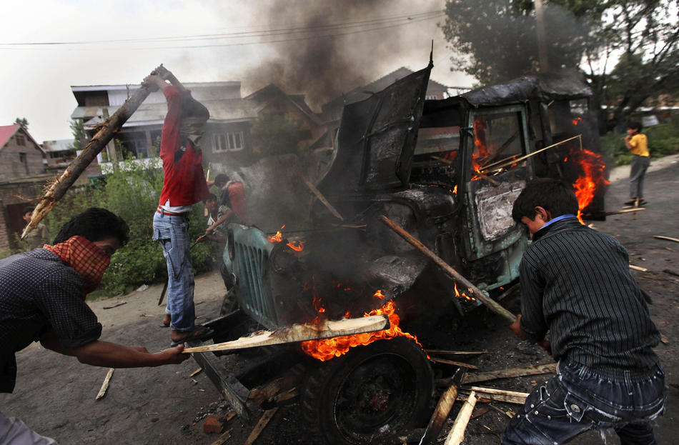 Фотография: Беспорядки в Кашмире №38 - BigPicture.ru