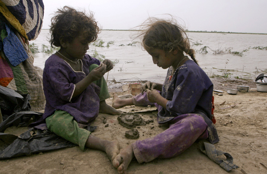 Фотография: Наводнение в Пакистане: Дети №16 - BigPicture.ru