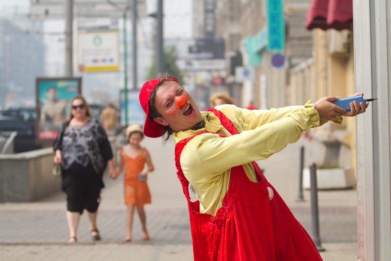 Фотография: Клоун в городе №13 - BigPicture.ru