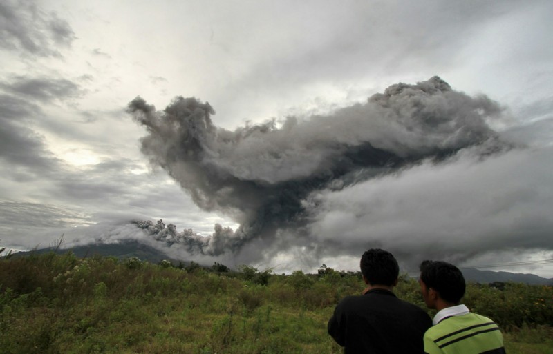 Фотография: Извержение вулкана Синабунг (Часть 2) №1 - BigPicture.ru