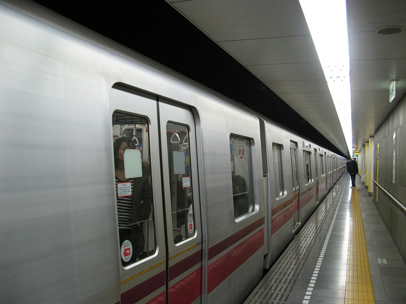 Фотография: Светлая сторона Токийского метро №12 - BigPicture.ru
