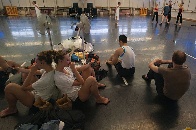 Фотография: Балетная репетиция в Сакраменто №13 - BigPicture.ru