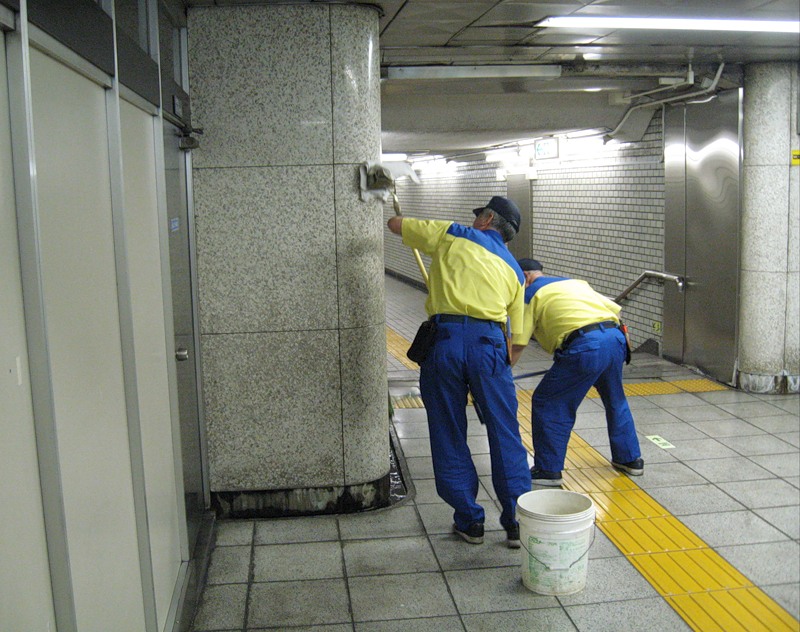 Фотография: Светлая сторона Токийского метро №7 - BigPicture.ru