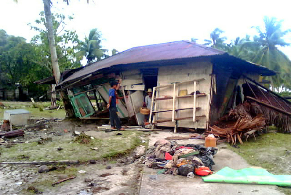 Фотография: Два стихийных бедствия в Индонезии №4 - BigPicture.ru