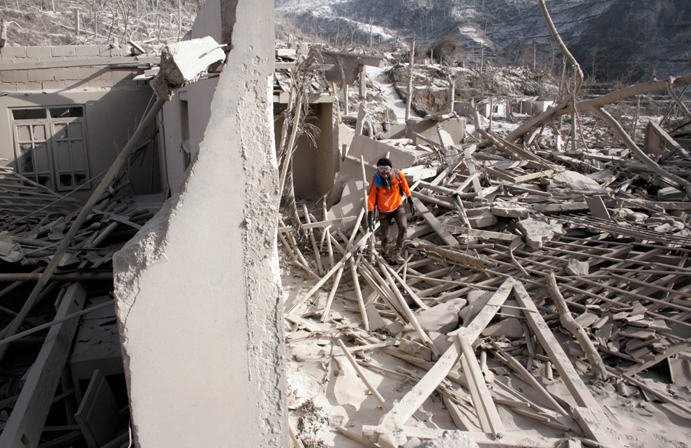Фотография: Два стихийных бедствия в Индонезии №33 - BigPicture.ru