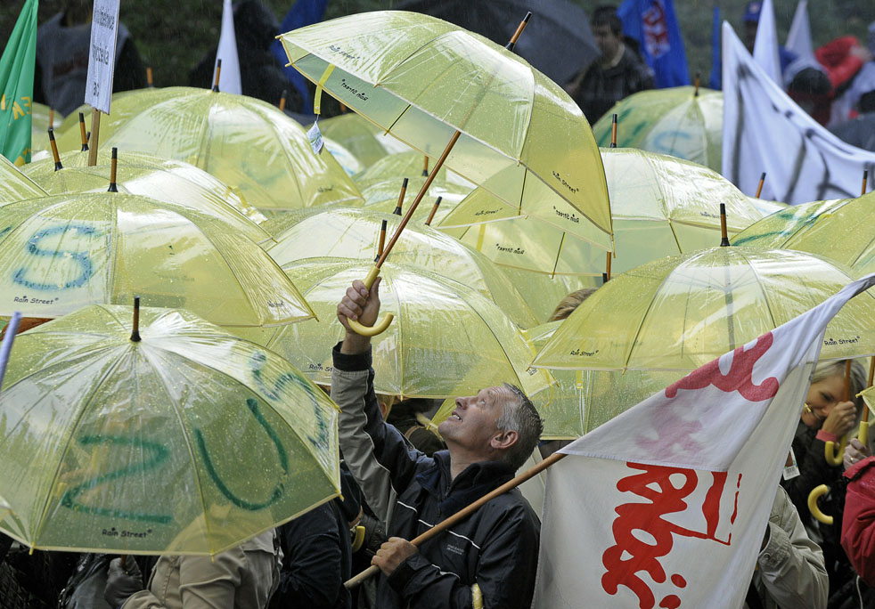 Фотография: Протесты по всей Европе №30 - BigPicture.ru