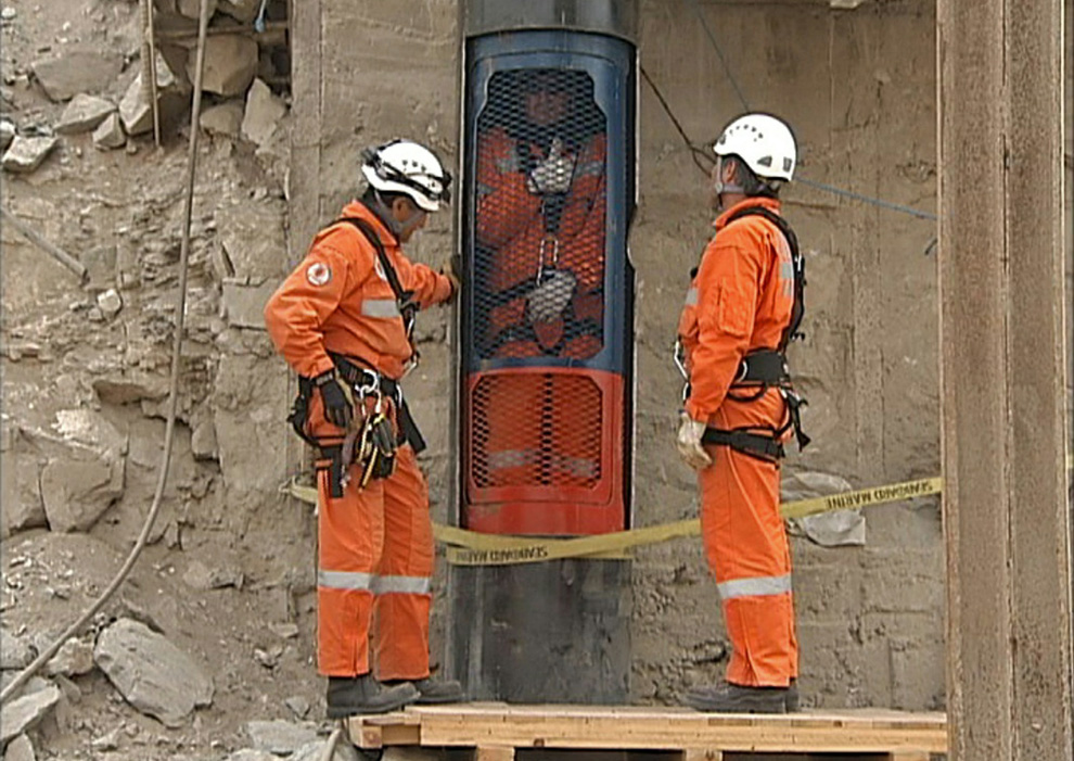 Фотография: Операция по спасению шахтеров в Чили (Часть 2) №7 - BigPicture.ru