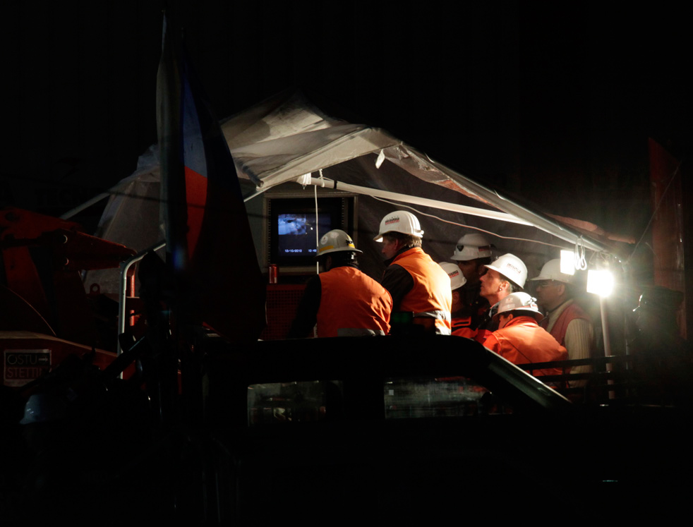 Фотография: Операция по спасению шахтеров в Чили (Часть 1) №9 - BigPicture.ru