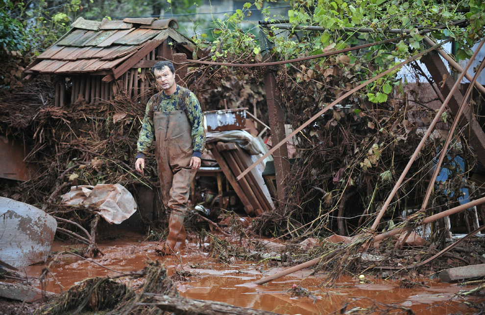 Фотография: Крупнейшая экологическая катастрофа в Венгрии (Часть 2) №20 - BigPicture.ru