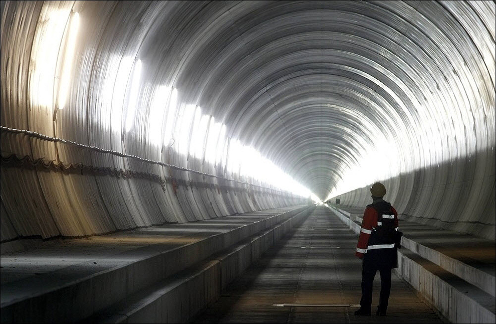 Фотография: В Швейцарии построили длиннейший в мире туннель №3 - BigPicture.ru