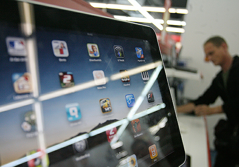 Фотография: Стартовали официальные продажи iPad в России №2 - BigPicture.ru