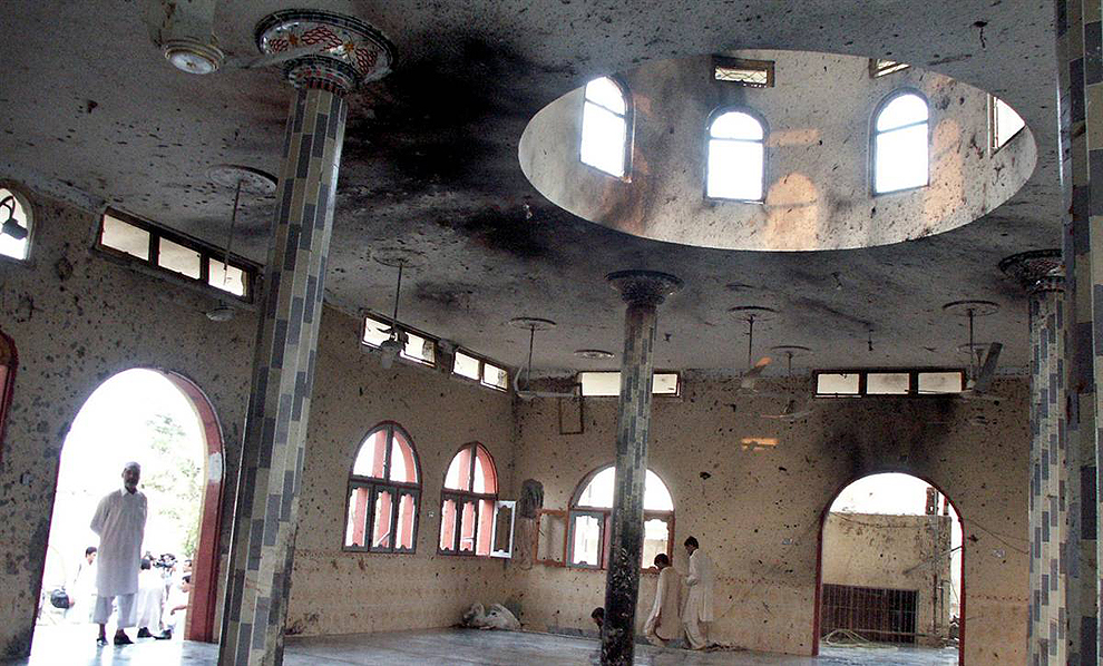 Фотография: Атака смертника в пакистанской мечети №5 - BigPicture.ru