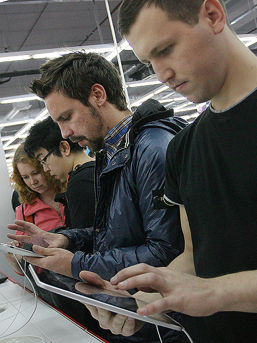 Фотография: Стартовали официальные продажи iPad в России №9 - BigPicture.ru