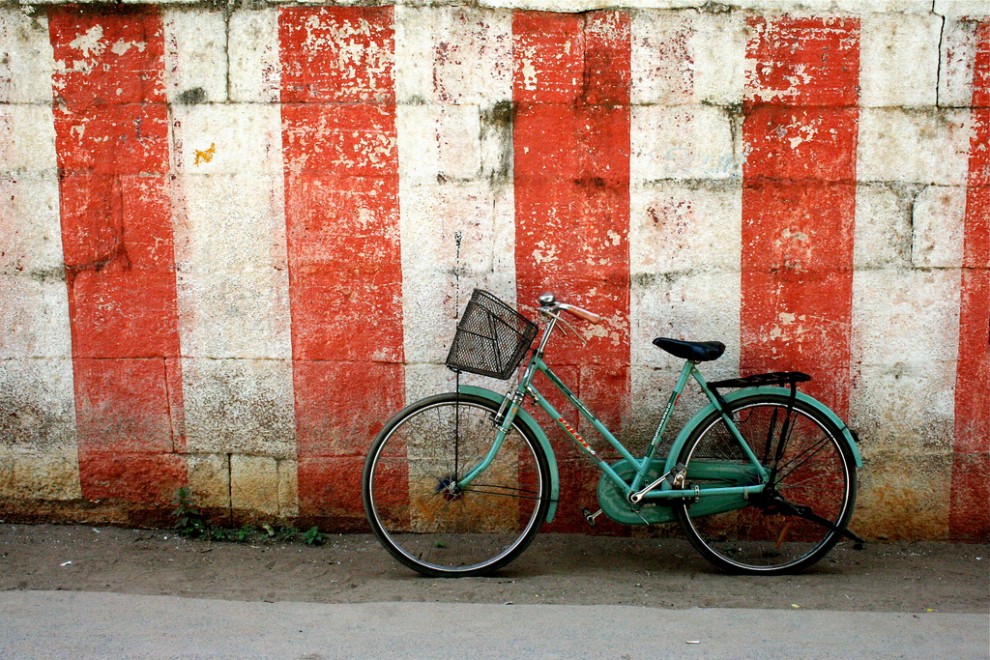 Фотография: Велосипед у стены №12 - BigPicture.ru