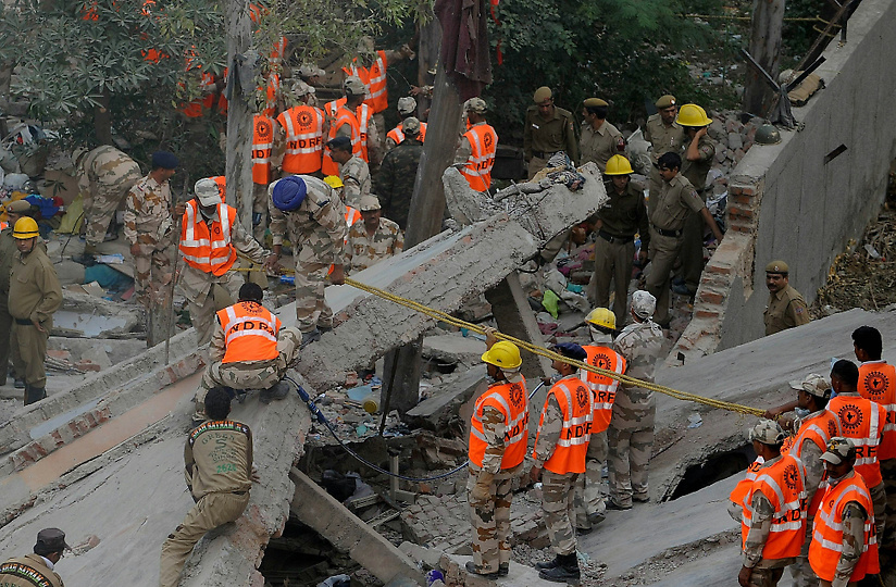 Фотография: В Индии рухнул пятиэтажный жилой дом №13 - BigPicture.ru