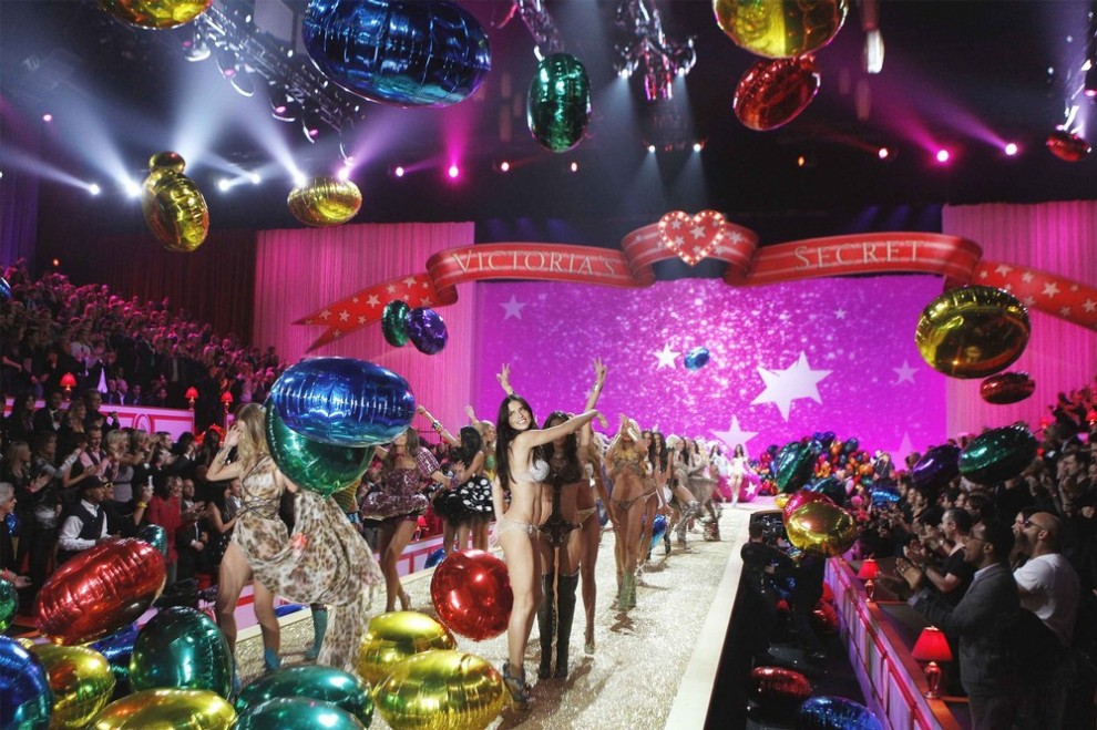 Фотография: Очередное грандиозное шоу от Victoria's Secret №18 - BigPicture.ru